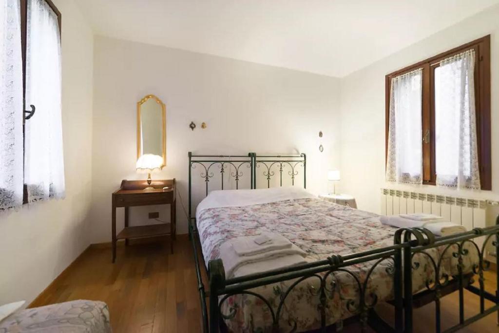 San Barnaba Artist's district house photo 2