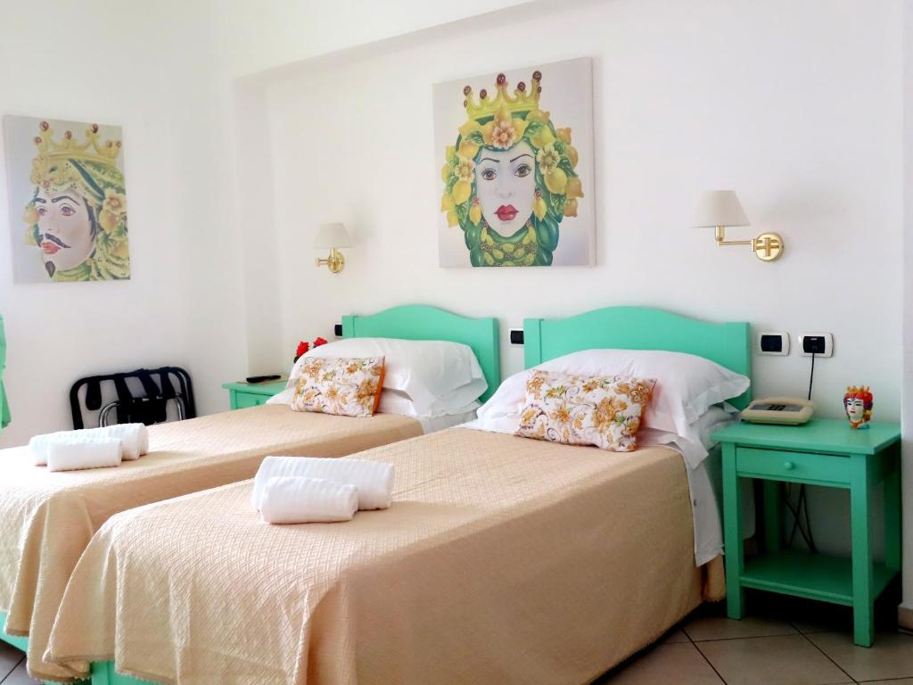 Stromboli Trekking Accommodation - Room and Excursion for 2 included photo 2