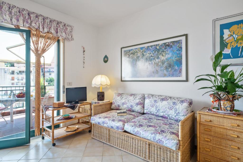 Taormina Comfortable Apartment with Terrace photo 2