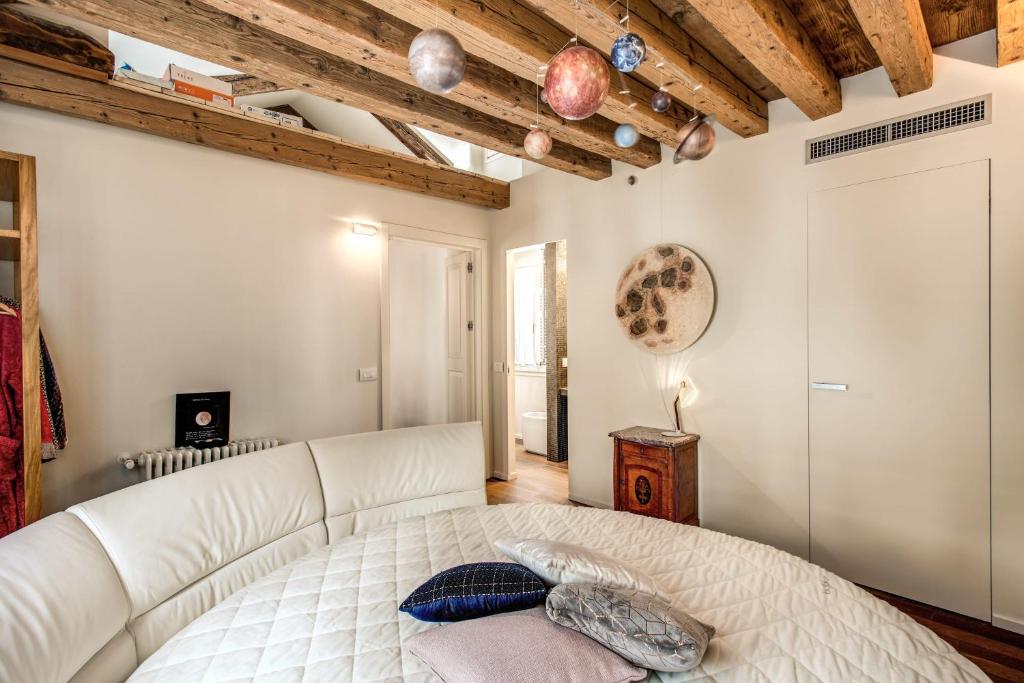 Stunning Venetian Apartment by Biennale Gardens photo 2