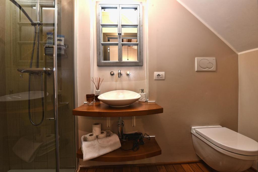 Stylish Self-Contained Room & Bath in Castello between Biennale & San Marco photo 3