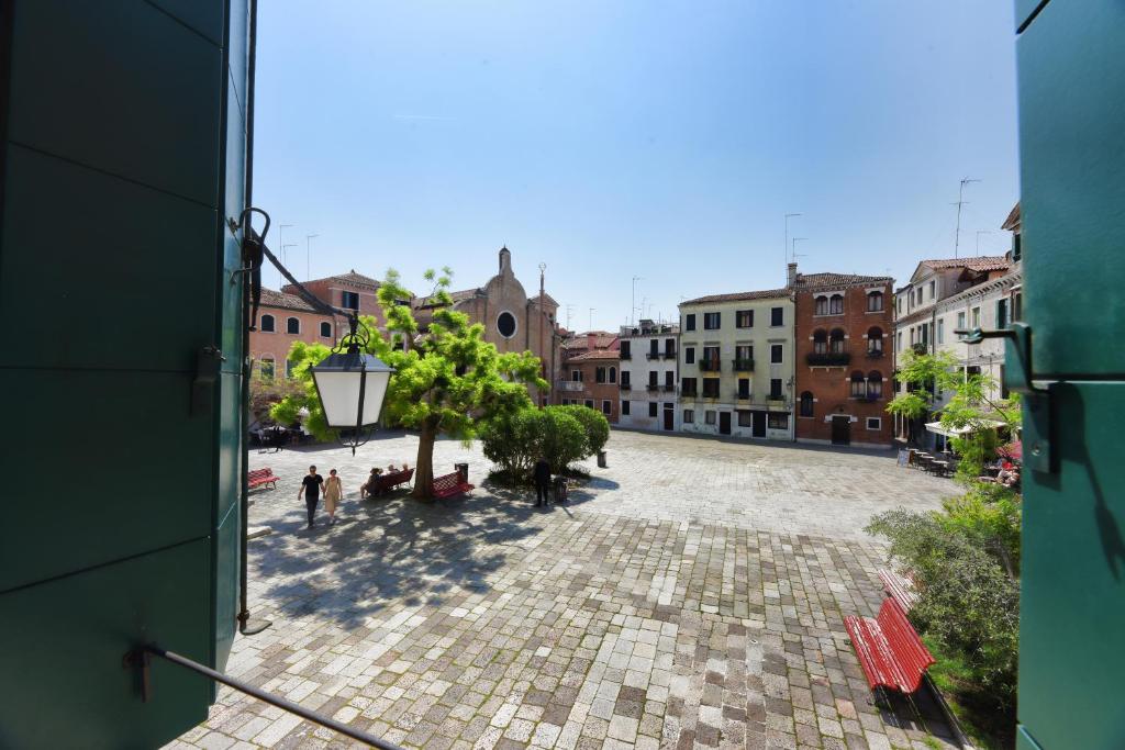 Soderini Splendor: First Floor Palazzo Charm at Castello Square — photo 1