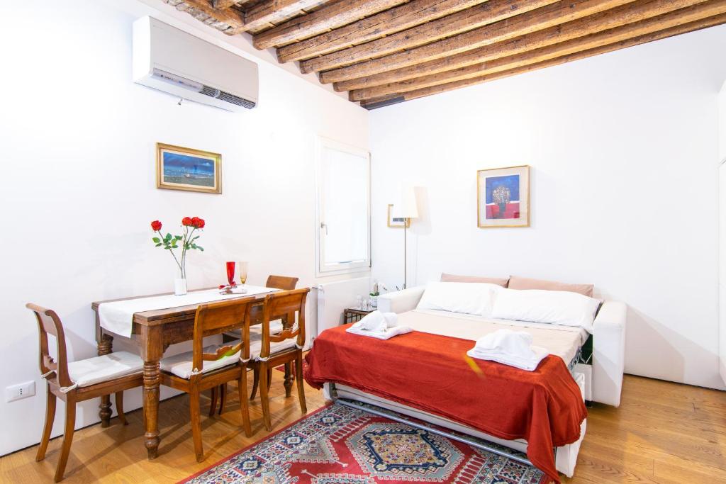 Romantic House Venice photo 2