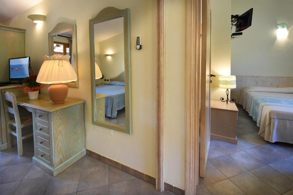 Hotel Su Giganti photo 3