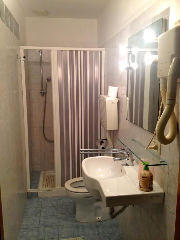 HOTEL SARA photo 3