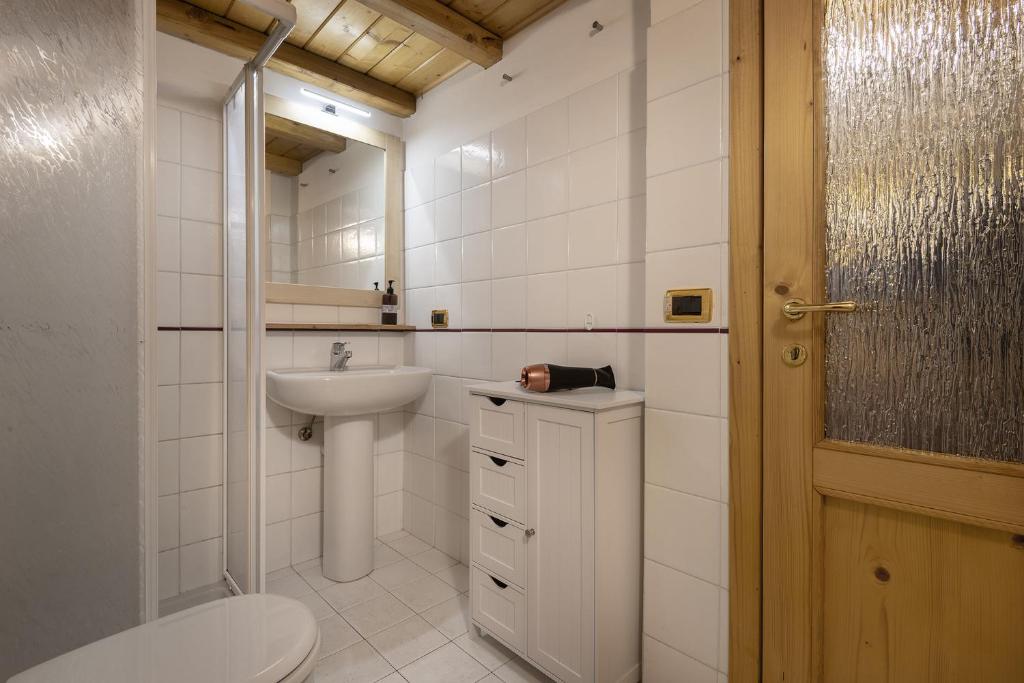 Wood Home photo 3