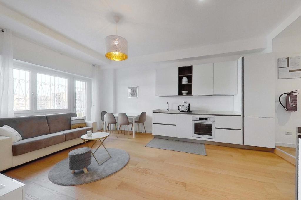 Hyaline Gregorio VII — photo 1