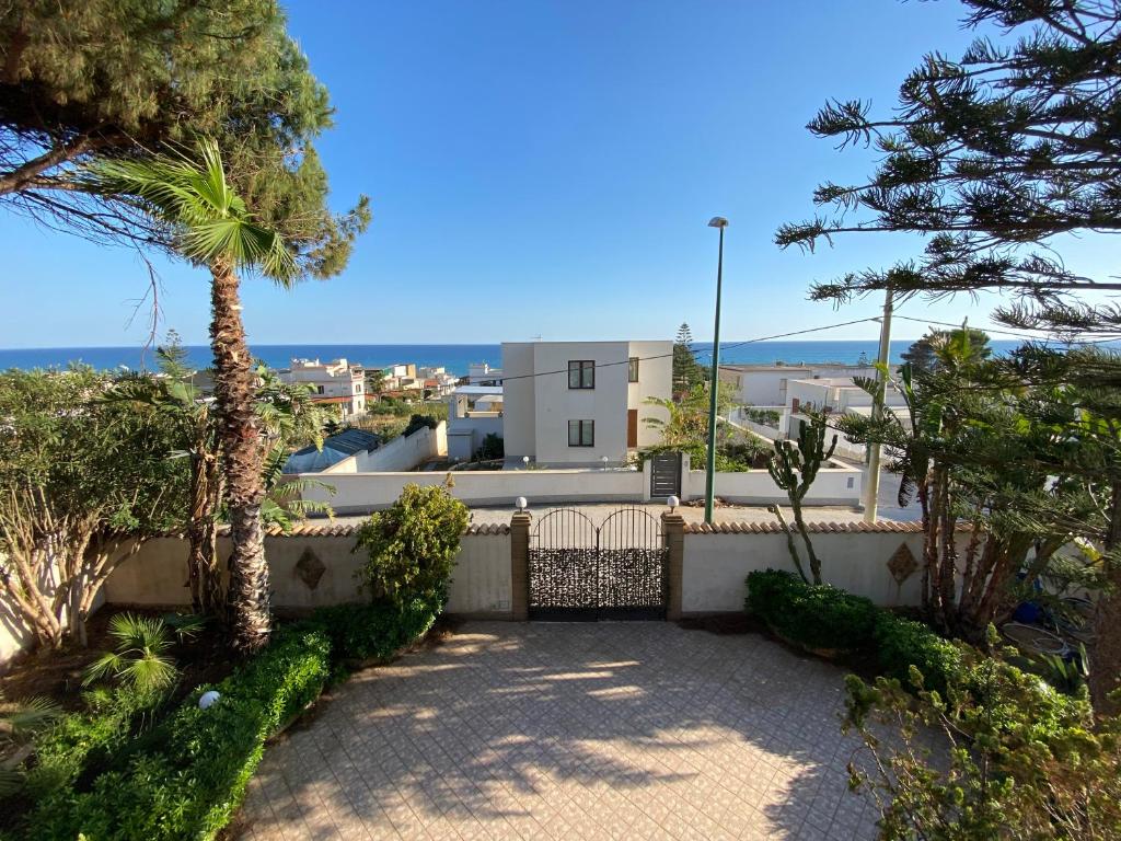 Sea View - Beautiful Private Terrace with BBQ — photo 1