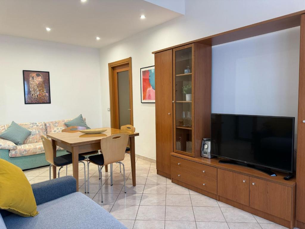 Booking.com: Hotels in Milan. Book your hotel now! — photo 1