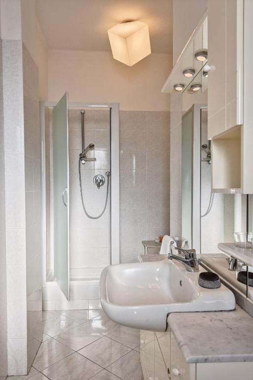 GuestHost - Toc-Toc Apartment a 10 min dall'Ospedale Maria Vittoria photo 3