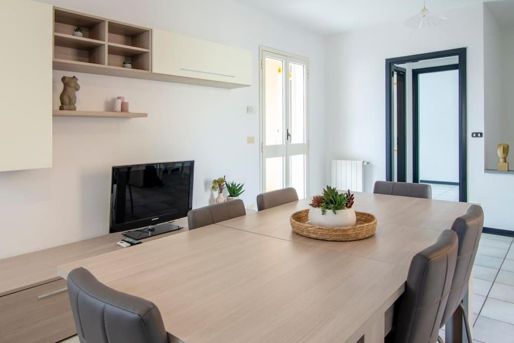 [Torregrande]APT.1-Con terrazzo a pochi metri dal mare - Free Wi-Fi photo 3