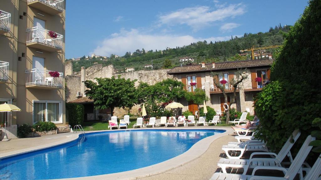 Hotel Romeo photo 3
