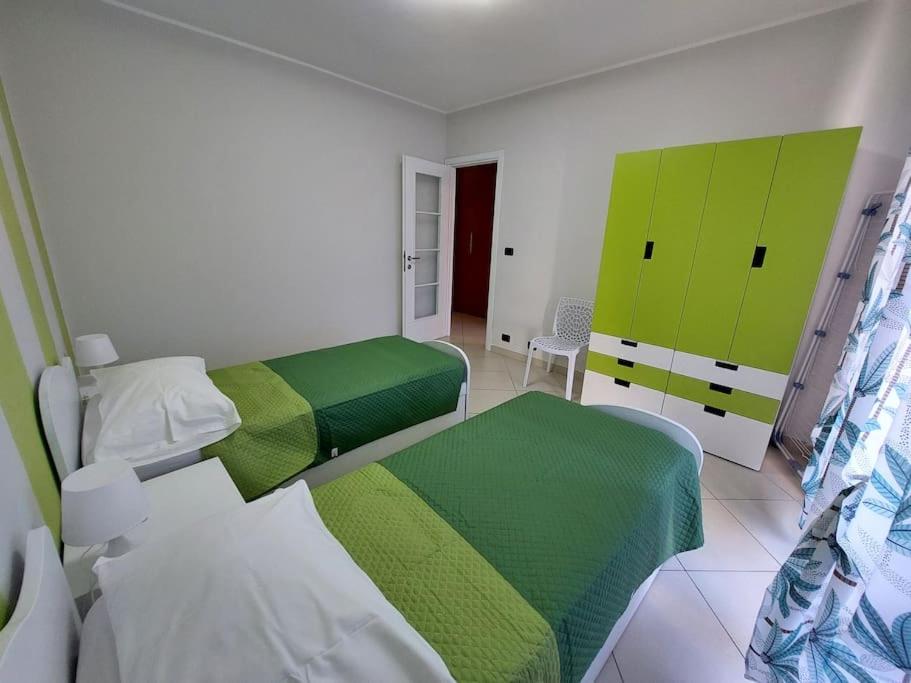 Gru House Family photo 2