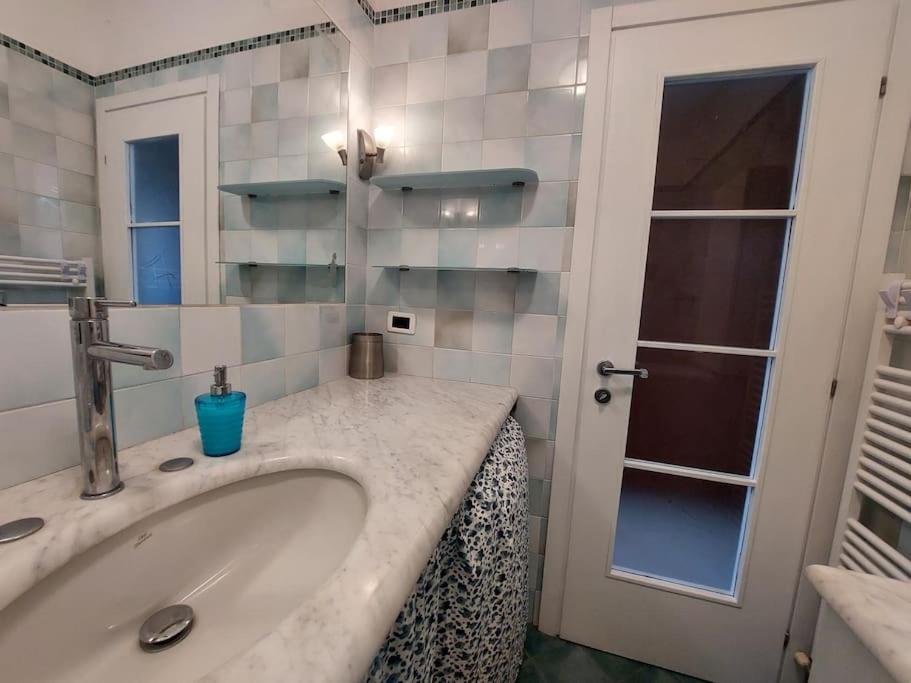 Gru House Family photo 3