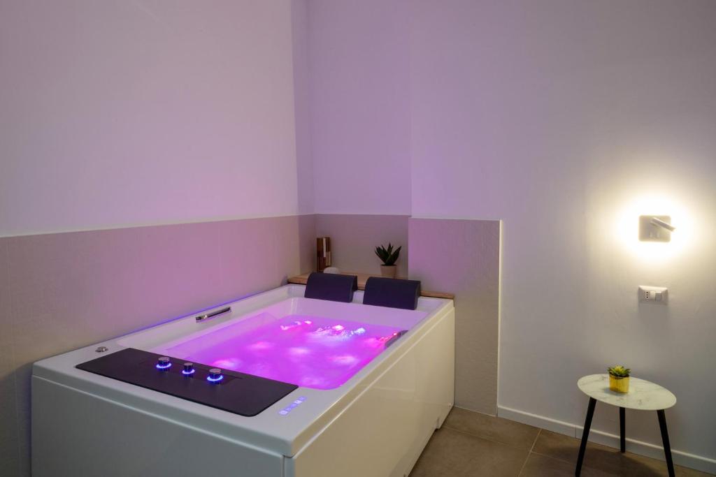 Taormina Center Suite with Jacuzzi — photo 1
