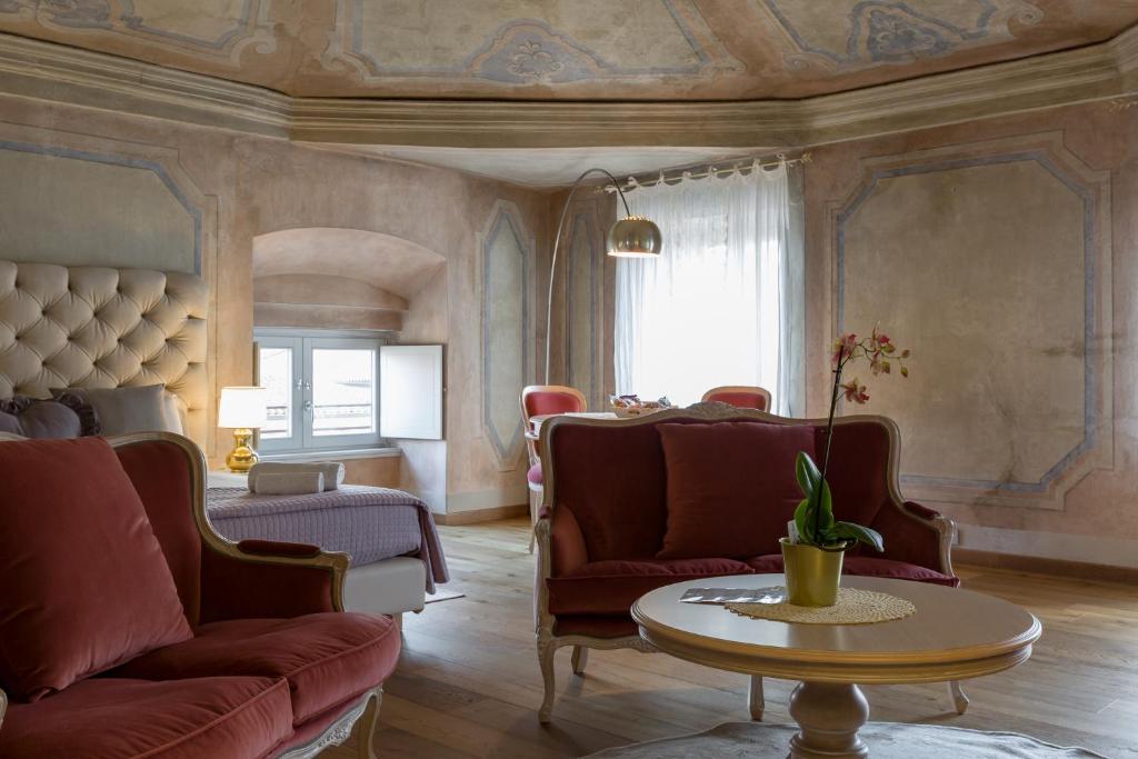 Rooms Castelvecchio - Palazzo Canossa — photo 1