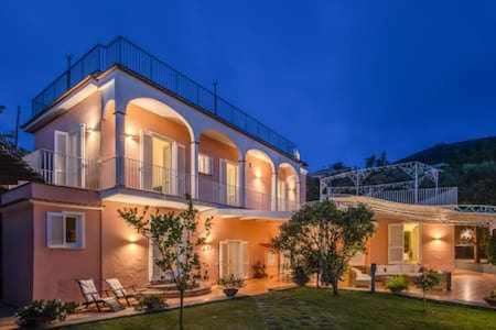 Campanella Villas Gardens Pool Superview — photo 1
