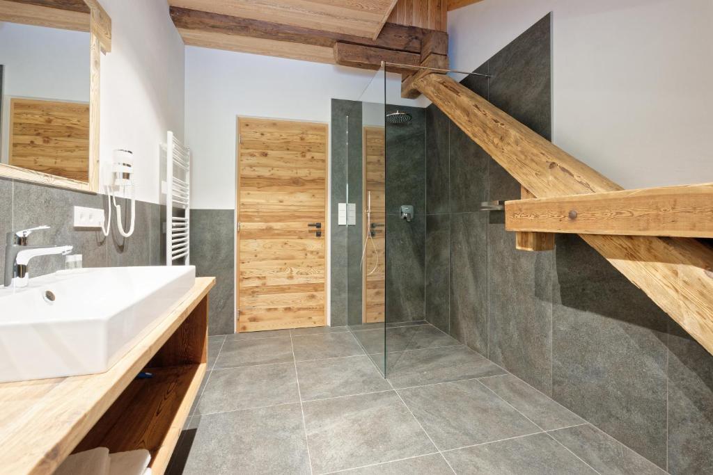 Tischlerhof Alpine Living photo 3