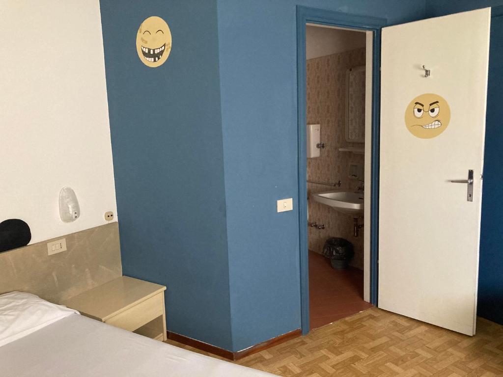 Route77 hostel photo 3