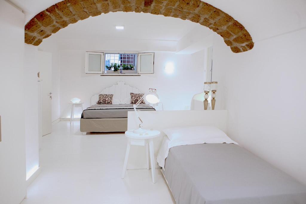 White Stylish Apartments photo 2