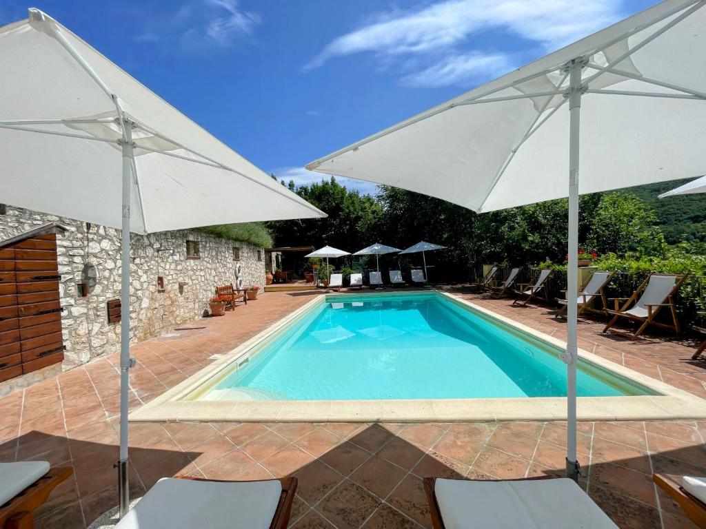 Torretta sleeps 5 with pool and exclusive gardens plus private verandah photo 3