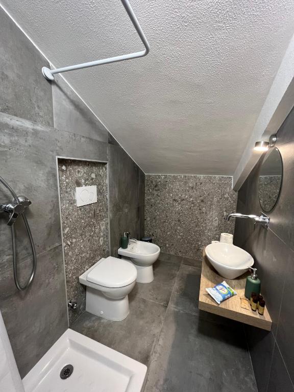 Suite The Roof - Host by Traveller's Nest photo 3