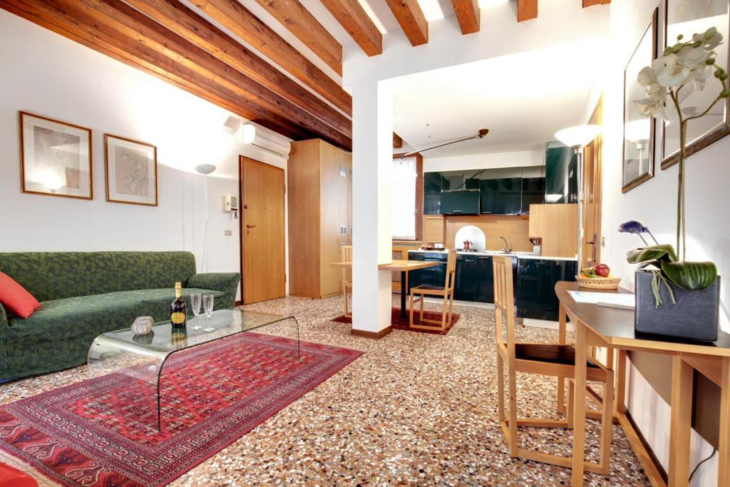 Saint's Mark Apartment Venice photo 2