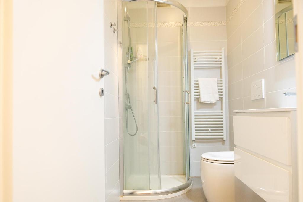 Monolocale con terrazza e cucina photo 3