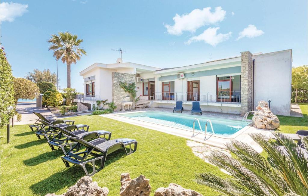 Awesome Home In Terracina Lt — photo 1