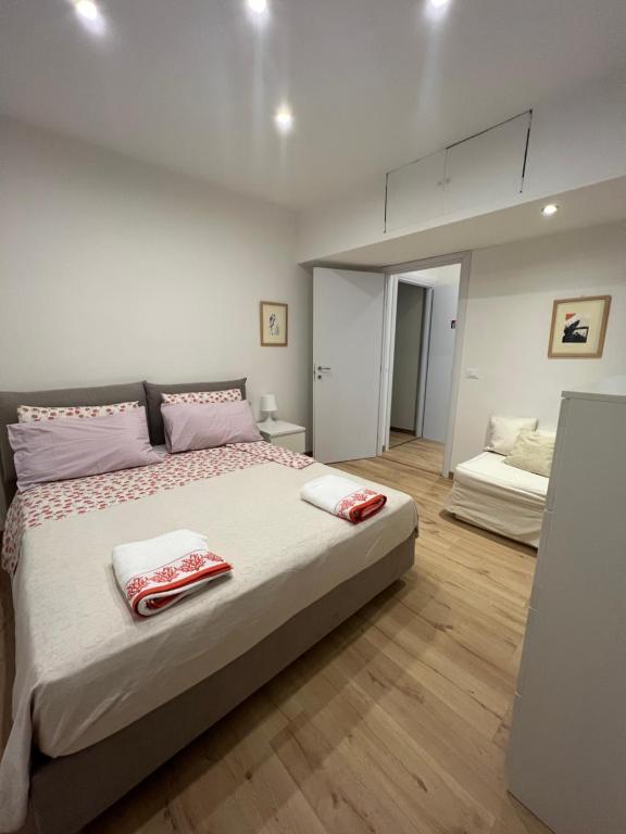 Alla Scalinata del Teatro Rossetti confort suites parcheggio in Viale XX Settembre photo 2