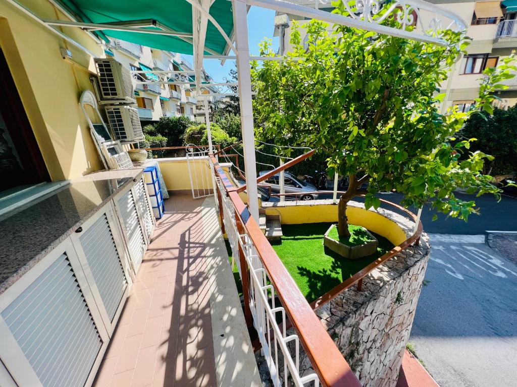 Treehouse Sorrento Apartment photo 2