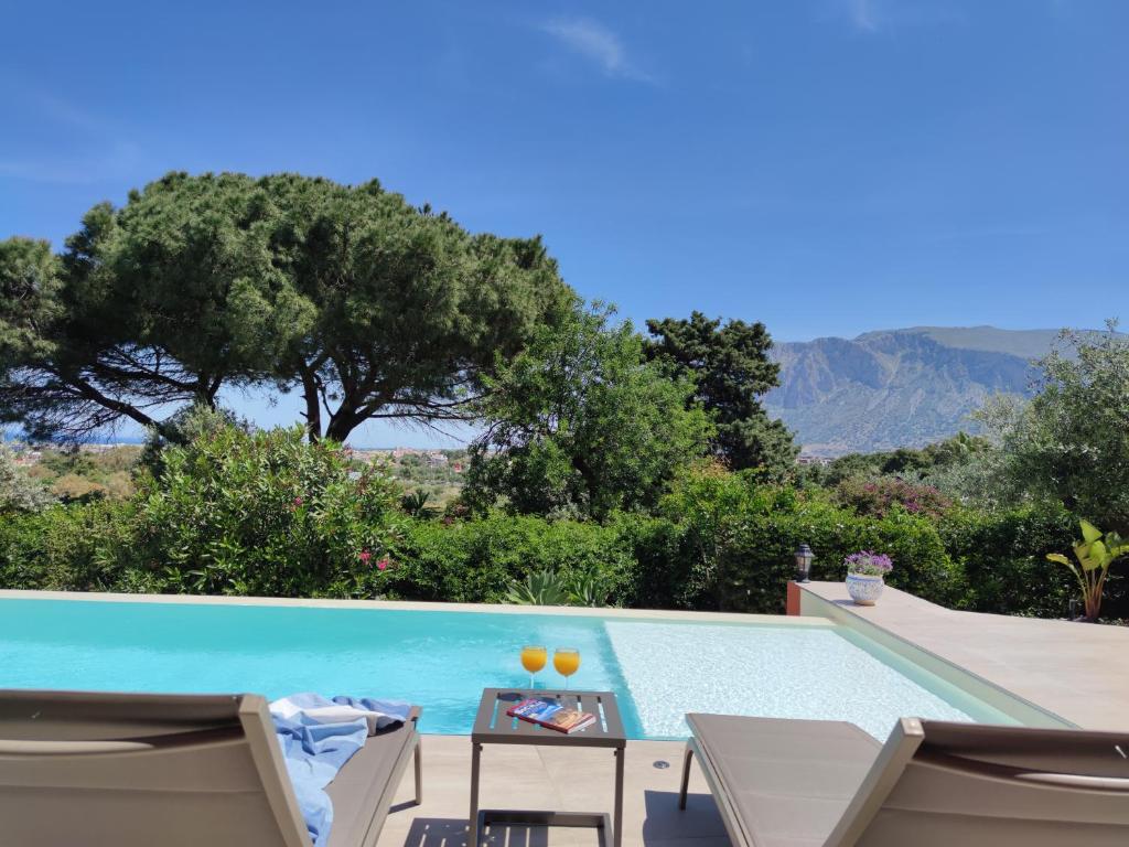 Panoramic Villa 200m from the Sea with Heated Pool & Whirpool photo 3
