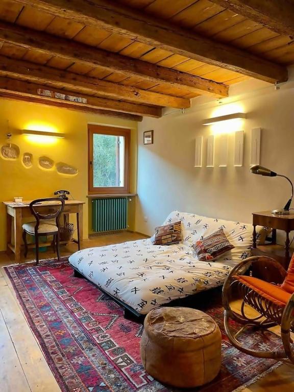 Romeos Cottage Public free parking bike rental photo 2