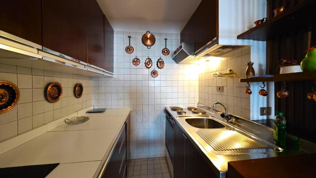 Hostdomus - Violet Apartment photo 3