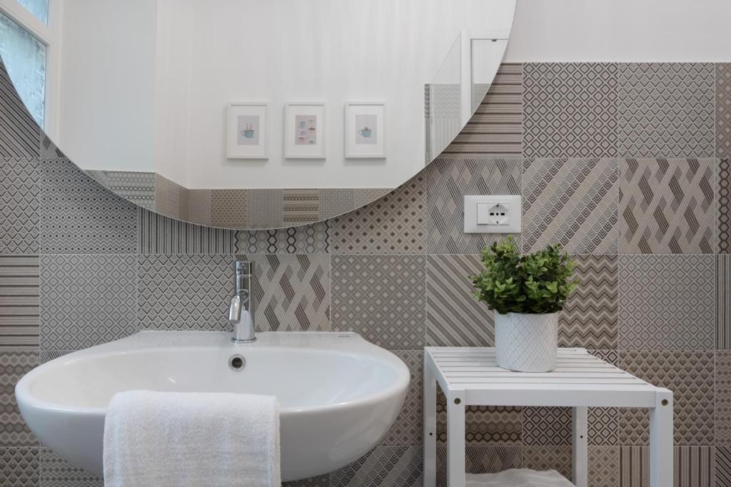 Stylish Gem in Historic Trieste for 4 guests photo 3