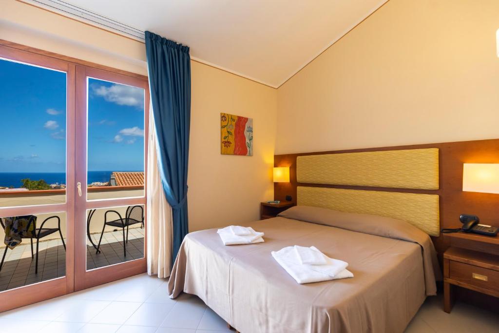 Tropis Hotel photo 2