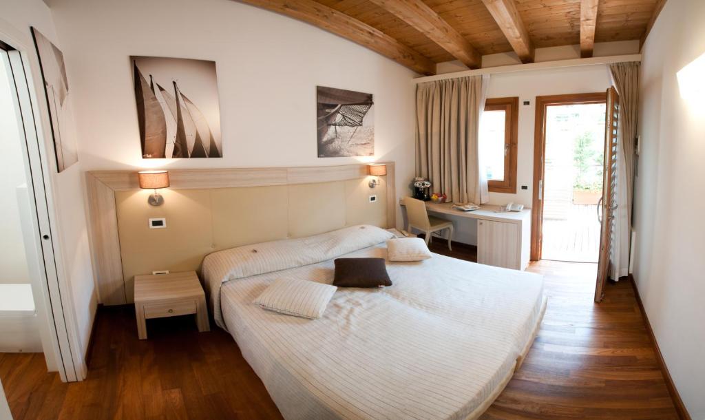 Tre Merli Beach Hotel photo 2