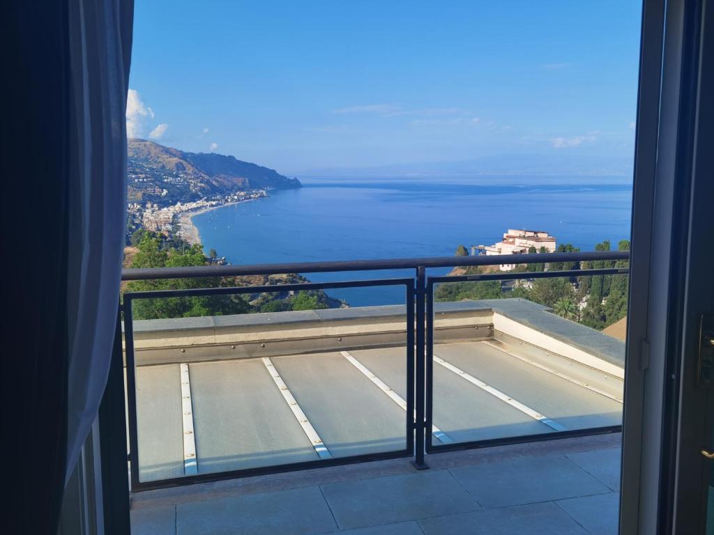 Helas La Casa del Sole by Taormina Holidays photo 3