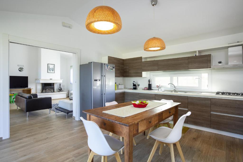 The White Villa photo 3