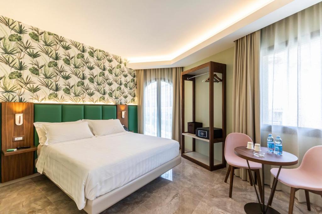 SOLMARIS TROPEA City Center - Rooms & Suites - Private Parking photo 3