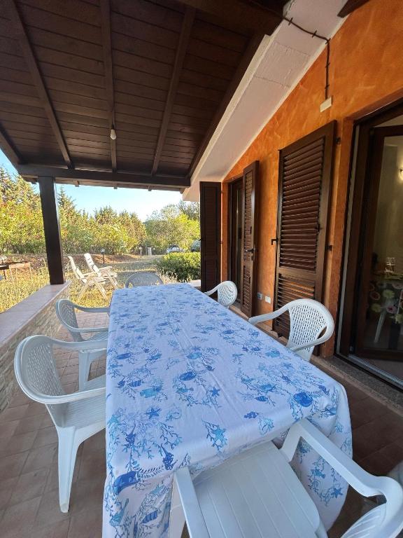 Casa immersa nel verde vicino al mare di Chia — photo 1