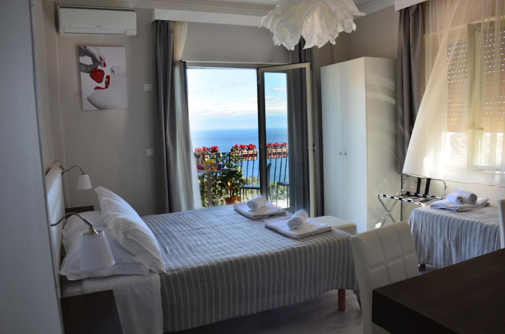 Athena Charming Rooms photo 2