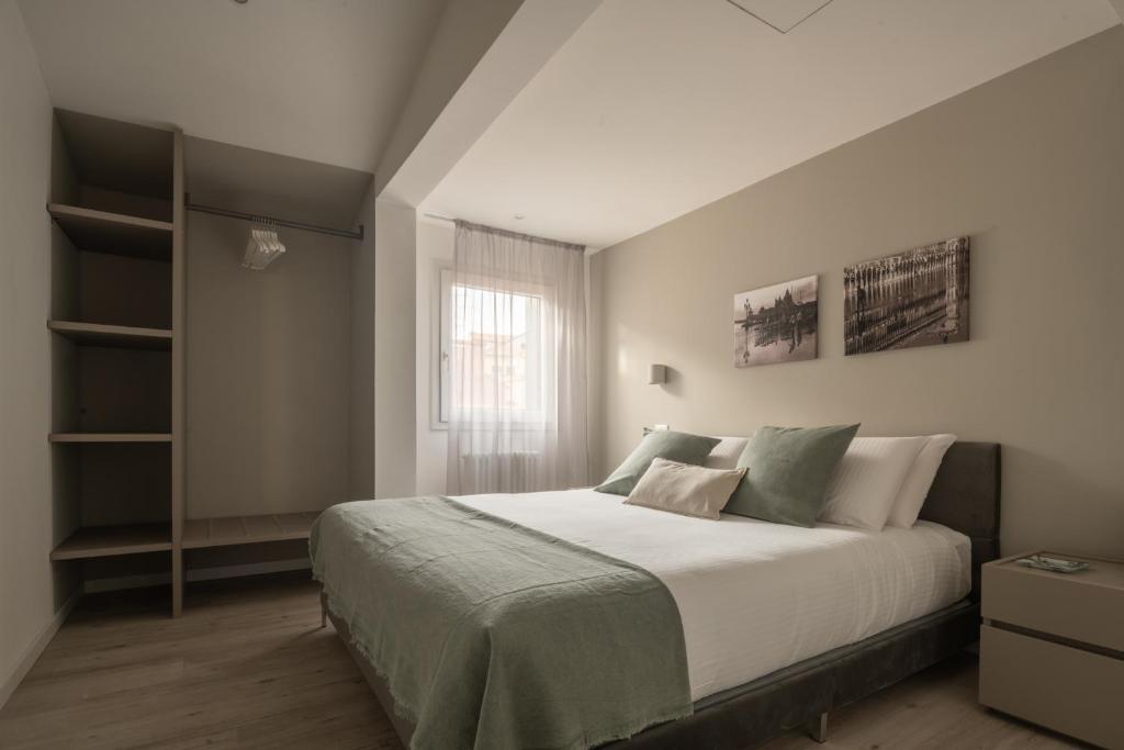 Sant'Aponal Cozy Apartment with Balcony R&R photo 2