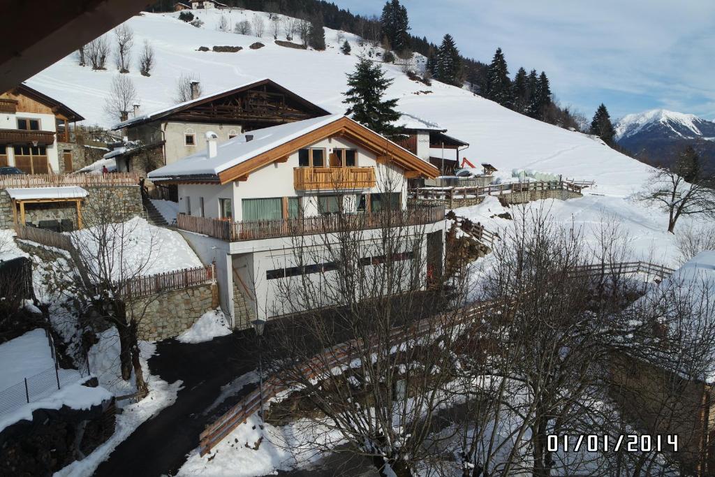 Saxlhof — photo 1