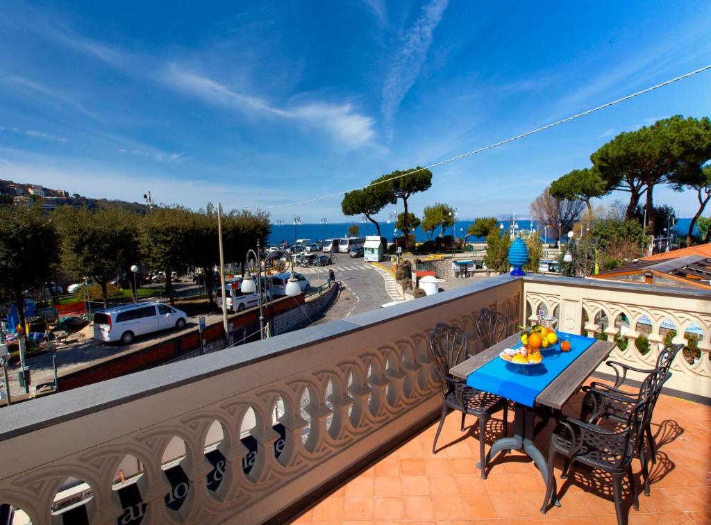 Terrace by the sea - Entire property with terrace photo 3
