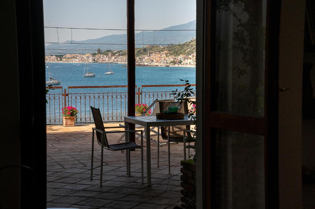 Taormina Mare Apartment photo 3