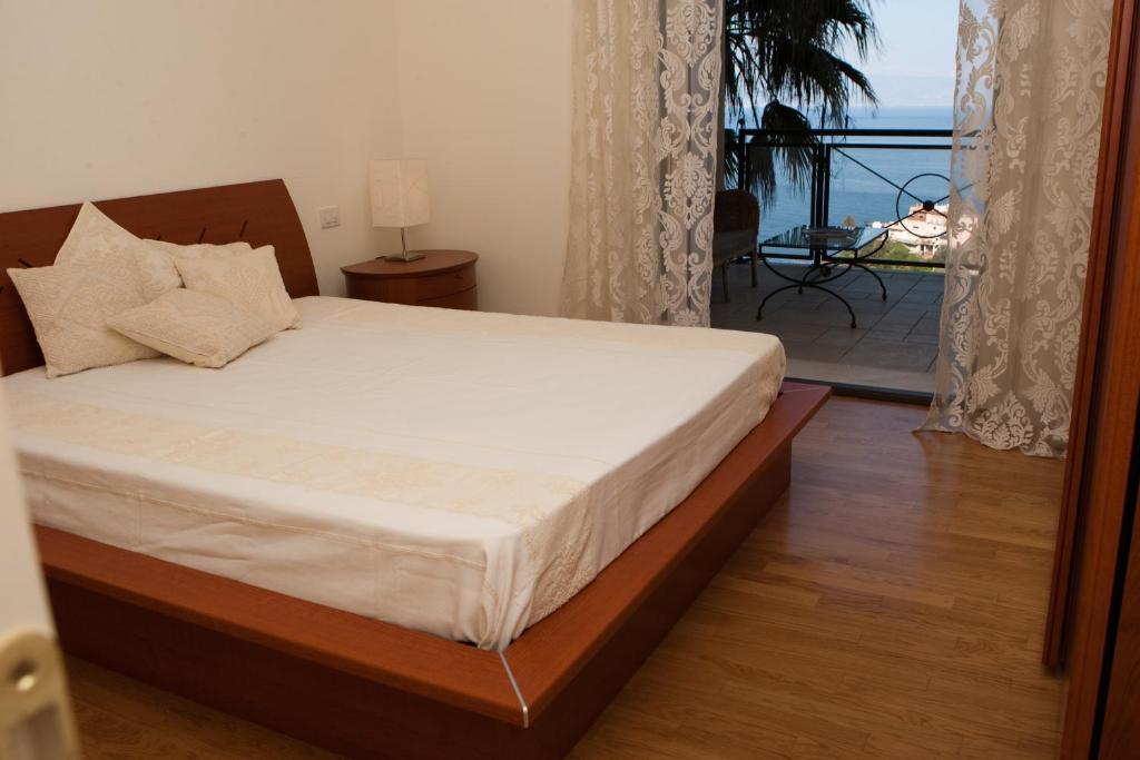 Taormina SeaView Apartment - Taormina Holidays photo 2