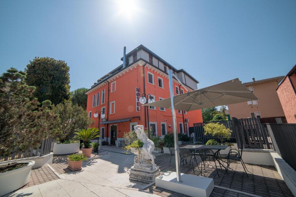 Hotel Siros — photo 1
