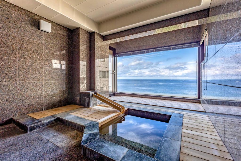 SEA 351 photo 2