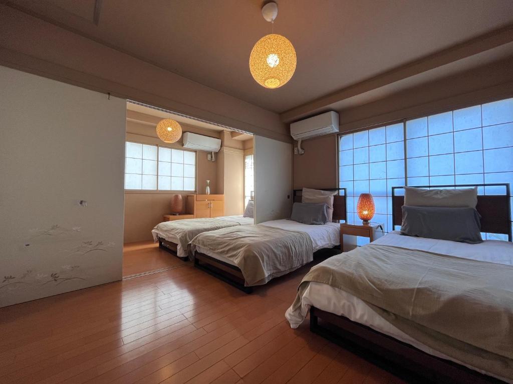 Spacious Tokyo Apartment for 6-8 Guests!! 1 min to Morisita Station photo 2